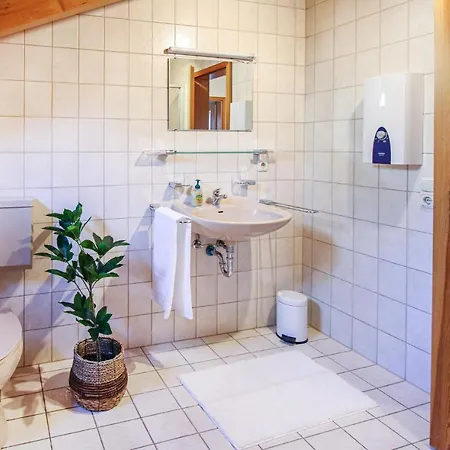 Vakantiehuis Lovely In With Kitchen